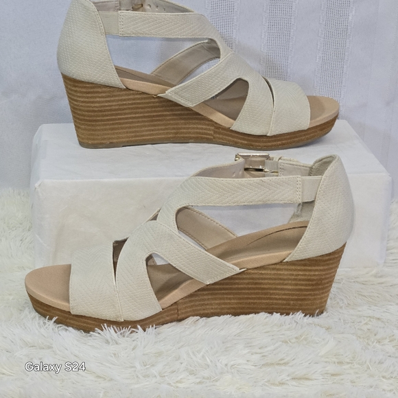DR SCHOOL'S BAILEY FAUX LEATHER WEDGE SANDALS OYSTER SIZE 9 - Picture 9 of 14